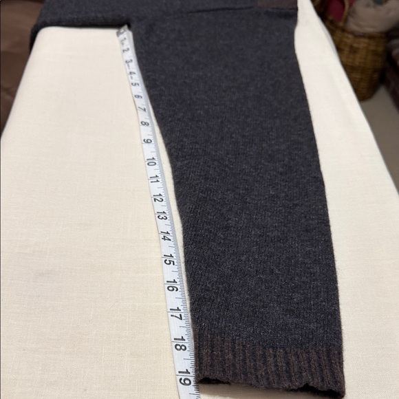 Guess Dark Gray & Brown V-Neck Wool Blend Medium Sweater, Made in Italy. - Picture 10 of 12